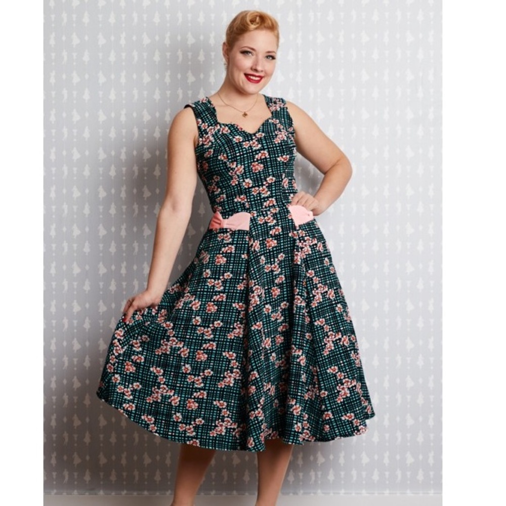 Chic Black and Pink Floral Midi Dress